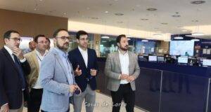El Ayuntamiento realiza una visita a la sede de Primafrio para conocer sus instalaciones