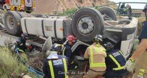 Servicios de emergencia no han podido salvar la vida al conductor de un camión accidentado en la carretera RM-C9, en Lorca