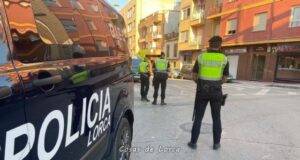 La Policía Local detiene a nueve personas por conducir con una suspensión en vigor, bajo los efectos del alcohol, por falsedad documental, robo con violencia e infracción a la Ley de Extranjería