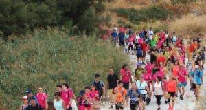 Más de 400 senderistas caminan hasta el Cejo de los Enamorados en la tradicional ruta de los JDG