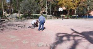 La Concejalía de Deportes inicia los trabajos de mejora de la pista polideportiva exterior situada en el parque de La Viña