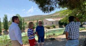 El Ayuntamiento realiza tareas de mejora en la playa fluvial de Coy para que los bañistas puedan disfrutar de este espacio natural durante el verano