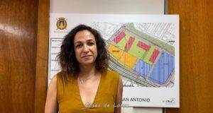 El Grupo Municipal Socialista entrega un documento a Fulgencio Gil con todas las actuaciones en marcha para que ninguno de los proyectos sufra ningún retraso