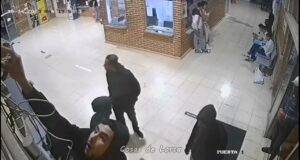 El alcalde califica de »auténtica canallada» el »abandono» de decenas de inmigrantes por las calles de Lorca
