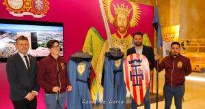 La Asociación Juvenil San Clemente presenta las nuevas armas del grupo de los Caballeros del Santo Sepulcro
