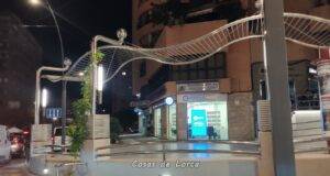 La Plaza del Óvalo de Lorca recupera el alumbrado perimetral