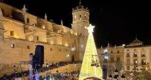 El casco antiguo de Lorca se llena «como nunca» en Navidad en el encendido de la iluminación extraordinaria