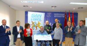 Asdifilor recibe los 7.741 euros recaudados en la San Silvestre ‘Ciudad de Lorca’ celebrada el pasado 31 de diciembre