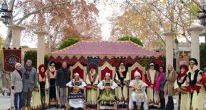 Cientos de pequeños acuden al ‘Campamento Real’ para entregar a los pajes de los Reyes Magos sus cartas