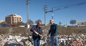 La entrada a Lorca por La Viña convertida en una escombrera incontrolada