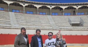 Los cinco mejores pilotos de «Freestyle» del mundo inauguran los eventos deportivos del Coso de Sutullena