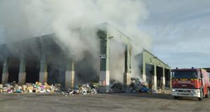 Incendio en el centro de residuos de Lorca