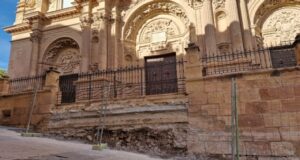 El PSOE fuerza la celebración de la comisión para investigar la demolición de las escaleras de San Patricio
