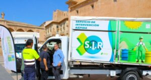 El Ayuntamiento incorpora tres nuevas furgonetas a la limpieza viaria, retirada de voluminosos y cartón de los comercios