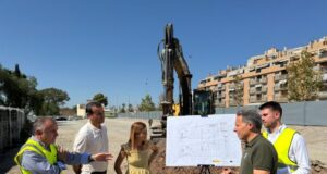 Dan comienzo las obras de construcción de un nuevo aparcamiento disuasorio en la calle Periodista Ángela Ruiz