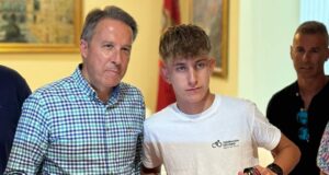 El alcalde de Lorca felicita al lorquino Juan Bastida Pérez, flamante campeón de España de ciclismo en categoría infantil
