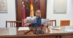 El PSOE alerta del posible riesgo que puede tener la intención de Fulgencio Gil de derribar el edificio del antiguo Centro Comarcal de Salud para los vecinos de la calle Barandillas