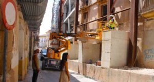 El Ayuntamiento celebra el inicio de la retirada de los andamios del futuro Palacio de Justicia de Lorca