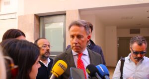 El Ayuntamiento inicia el trámite para forzar la salida a subasta pública de la primera batería de solares abandonados