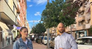 Fulgencio Gil se empeña en imponer la Zona Azul de aparcamiento en el barrio de San José sin tener en cuenta la opinión y los intereses de los vecinos