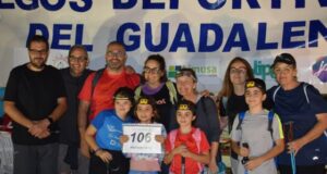 Un total de 540 personas participan en 116 equipos en la travesía nocturna por la costa aguileña y Marina de Cope