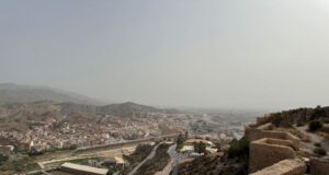 El episodio de aire sahariano continúa incrementando los niveles de las partículas PM10 en Lorca