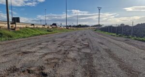 El PSOE de Lorca exige al Gobierno Regional actuaciones urgentes en la vía de servicio de la autovía Lorca-Águilas debido a su estado de deterioro