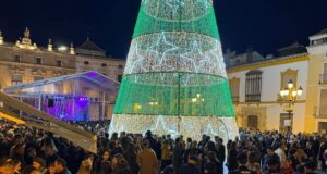 Miles de personas disfrutan esta Nochebuena del ‘tardeo’ en Lorca llenando las calles del casco histórico