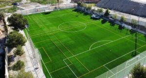 El campo de fútbol Alfonso Embarre reabre sus puertas tras las obras de reforma y sustitución del pavimento de césped artificial