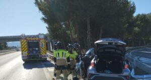 Servicios de emergencia intervienen en un accidente de tráfico ocurrido en el kilómetro 6 de la RM-11 , en Lorca