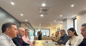 Fulgencio Gil cierra la ronda de reuniones con colectivos vecinales y profesionales y subraya la urgencia de las presas de Nogalte, Béjar y Torrecilla