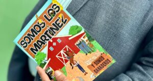 Cerca de 1.000 escolares lorquinos aprenden el trabajo que se realiza en las granjas de la mano de un cómic