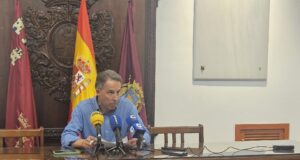 El alcalde de Lorca ratifica el apoyo del Ayuntamiento a los vecinos de Campillo y Torrecilla que piden la construcción de un viaducto en las obras del Ave