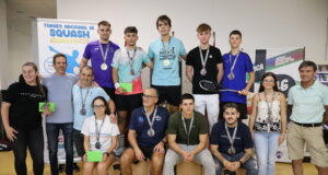 El torneo nacional de squash reúne a jugadores de Pontevedra, Valencia, Alicante, Cuenca, Madrid, Almería, Granada y Murcia