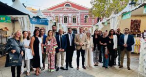 La Plaza de Calderón acoge la Feria del Comercio Local con más de 25 establecimientos participantes