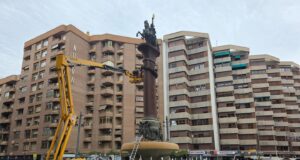 El Óvalo estrena decoración navideña con una instalación artesanal y llamativa