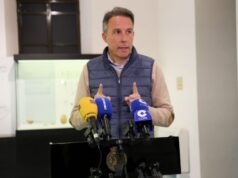 Fulgencio Gil rechaza la nacionalización masiva de extranjeros: «castiga a los inmigrantes legales integrados en nuestra sociedad y premia a las mafias que trafican con seres humanos»