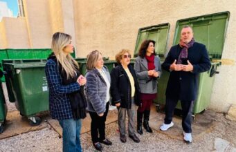 El Ayuntamiento de Lorca actualiza el horario para depositar la basura doméstica tras un proceso de escucha ciudadana, especialmente con las personas mayores