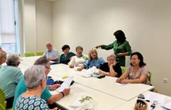 El Ayuntamiento mantiene los recursos asistenciales a las personas mayores en Lorca «a través del televisor»