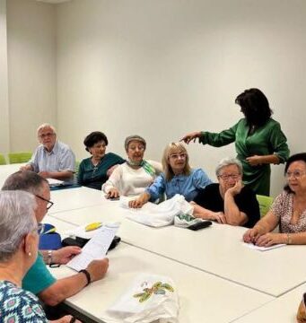 El Ayuntamiento mantiene los recursos asistenciales a las personas mayores en Lorca «a través del televisor»