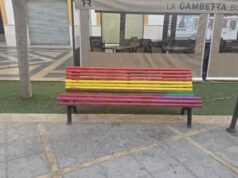 El PSOE de Lorca condena la vandalización del banco arcoíris y exige a PP y VOX una respuesta firme ante el odio