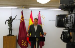 El alcalde insta al gobierno central a bajar el IVA del gasoil del 21 al 10% ante la crisis de la guerra en Irán El alcalde insta al gobierno central a bajar el IVA del gasoil del 21 al 10% ante la crisis de la guerra en Irán en el sector agrícola de la comarca de Lorca