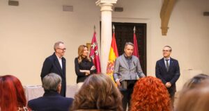 Una inversión superior a los 417.000€ del gobierno regional permite formar en bordado a una veintena de desempleados a través de los Pasos Azul y Blanco