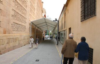 El Ayuntamiento instala 2.500 metros cuadrados de carpas para dar cobertura a la Semana Santa lorquina Cosas de Lorca