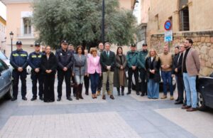 Lorca se suma al homenaje a las víctimas del terrorismo con un minuto de silencio en la Plaza del Caño