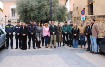 Lorca se suma al homenaje a las víctimas del terrorismo con un minuto de silencio en la Plaza del Caño