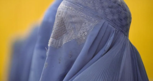 Lorca aprueba la prohibición del burka en dependencias municipales