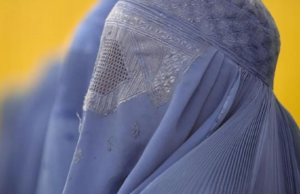 Lorca aprueba la prohibición del burka en dependencias municipales