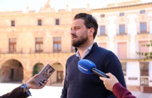 El Ayuntamiento lanza un chatbot con inteligencia artificial para ayudar a los jóvenes lorquinos en la solicitud de las becas MEC el ayuntamiento lanza un chatbot con inteligencia artificial para ayudar a los jóvenes lorquinos en la solicitud de las becas mec