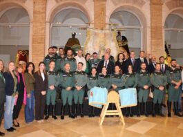 El Paso Azul homenajea a los jefes de banda del Grupo de Caballería de la Guardia Civil por su histórica vinculación con la Semana Santa de Lorca El Paso Azul homenajea a los jefes de banda del Grupo de Caballería de la Guardia Civil por su histórica vinculación con la Semana Santa de Lorca